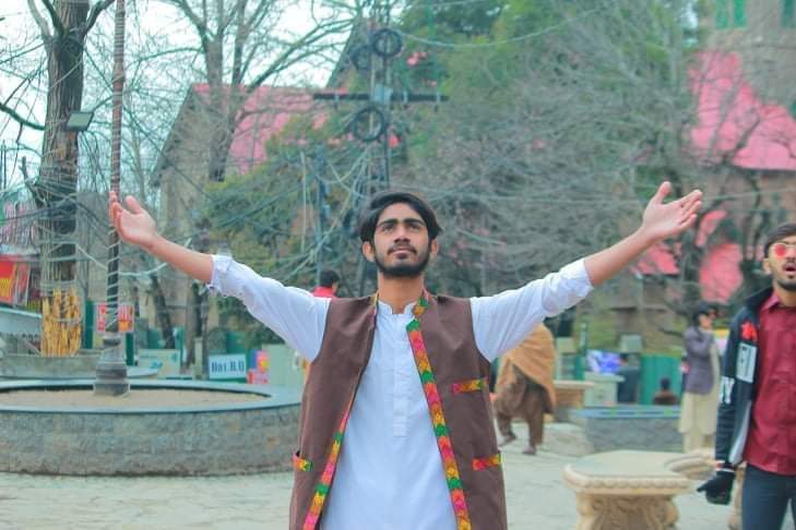 zubairbaloch0's tweet photo. Shoab Baloch, a medical student, was abducted from Taunsa Shareef a week ago. The continued abduction of the Baloch educated class has now come to an end, and we demand an immediate and safe release of Shoab Baloch.
#ReleaseShoabBaloch
#EndEnforcedDisappearances https://t.co/OHhZhQ9ewS