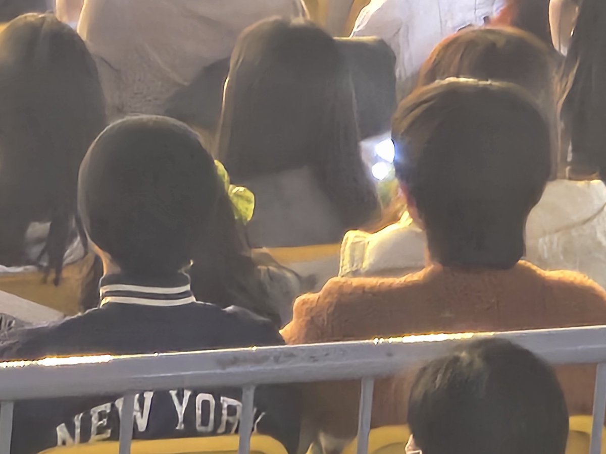 bestofchansoo's tweet photo. Just as usual https://t.co/CCJkw1AK1K