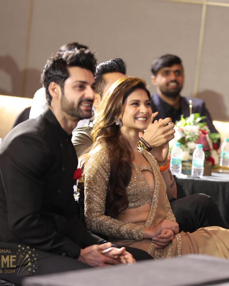 angel_ank1's tweet photo. #RaisinghaniVsRaisinghani My Jennaaa😘😘😘💗💗💗 #JenniferWinget https://t.co/ZHFJjRnEE3