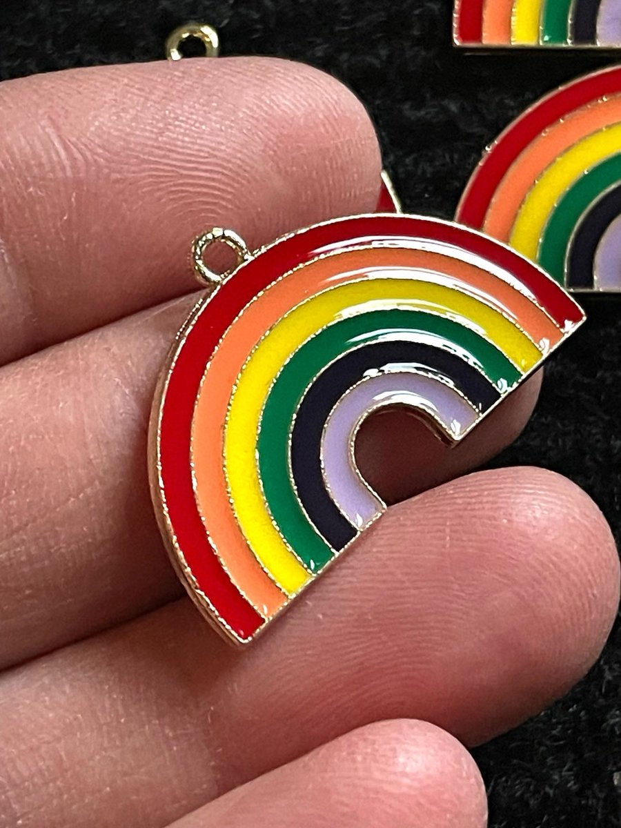 #rainbow #spring #charms #crafts #jewelrycharms #sale🌈 
stuffbywoosiesmom.etsy.com/listing/137132…