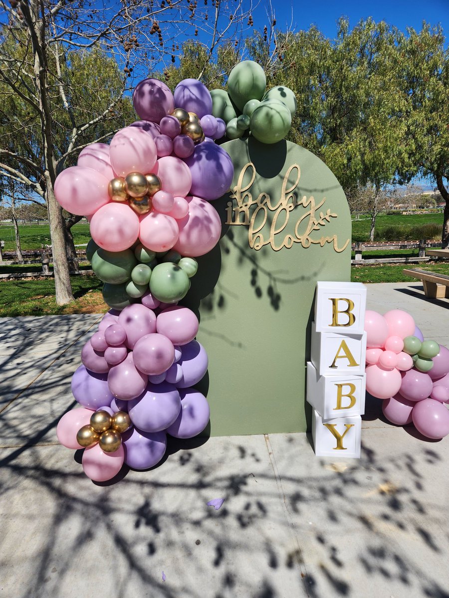 Keeeeksss's tweet photo. Could not have been a more gorgeous day! Baby in bloom 💐can't wait to meet my niece baby Cameron 💖 https://t.co/iitsk4474w
