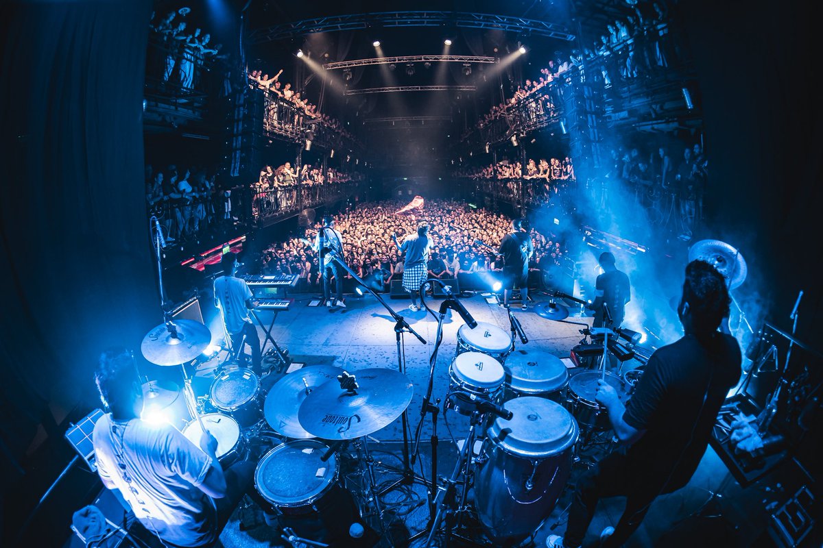 GRACIAS Simplemente GRACIAS! ❤️‍🔥
No tenemos palabras para agradecer las 2 noches increíbles que nos hicieron pasar este finde en CABA!
Nos preparamos para nuestra primera Gira Europea con una energía impresionante! 💪🏻
Mañana Lunes a las 13hs TODOS ATENTOS! 😱