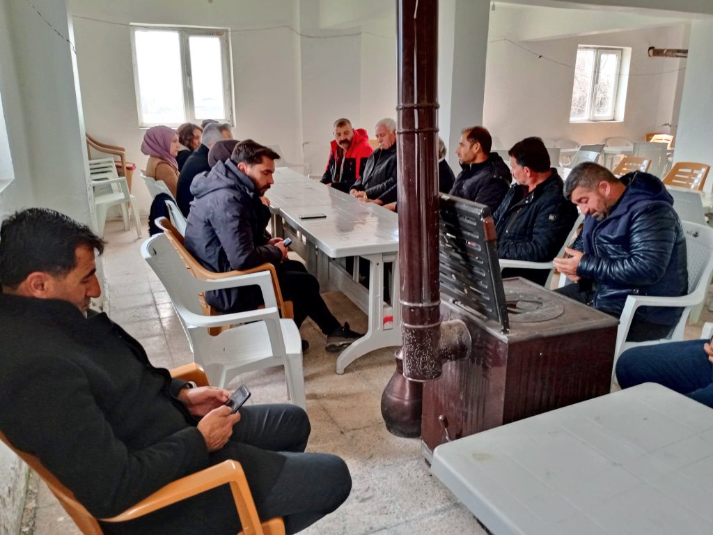 DemPartiTusba's tweet photo. #Tuşba Seçim çalışmaları öncesi Köy komisyonu tarafından xaraba #çitören armaşat arısu #mermit Topaktaş Yeşilköy köyleri ziyaret edildi.
@akkosxane
@umkeumitkeser https://t.co/5ktkYK2EKH