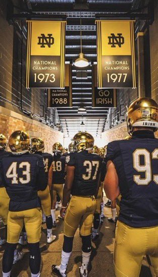 Blessed to receive my fifth offer from Notre Dame!!!💚🤍🍀 happy pot of gold day 💪@HuskieFB @NDFootball