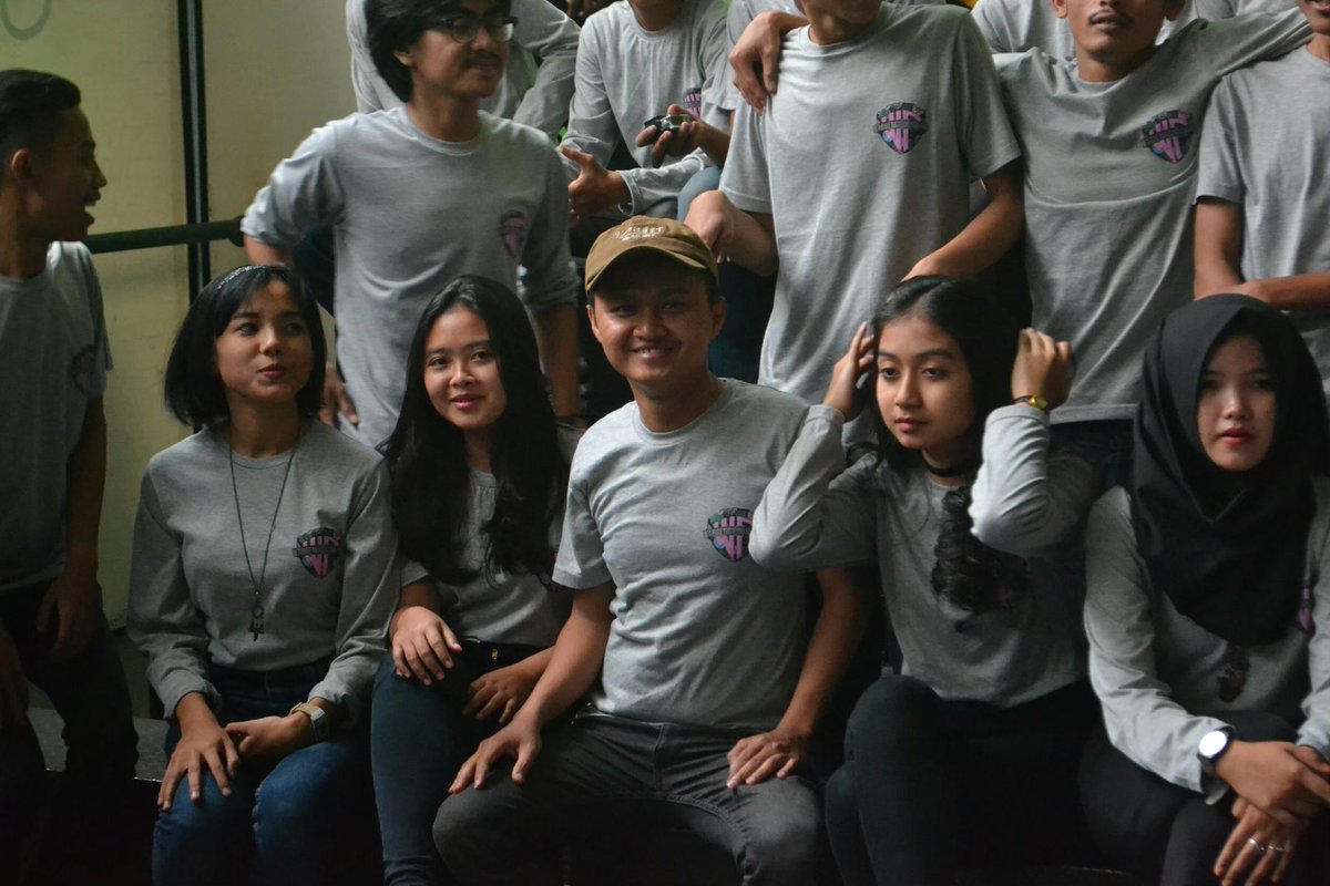 aldigstn6's tweet photo. komandan beserta kewi-kewi nya😂@teguhxaditya https://t.co/xFwk7ZBtQB
