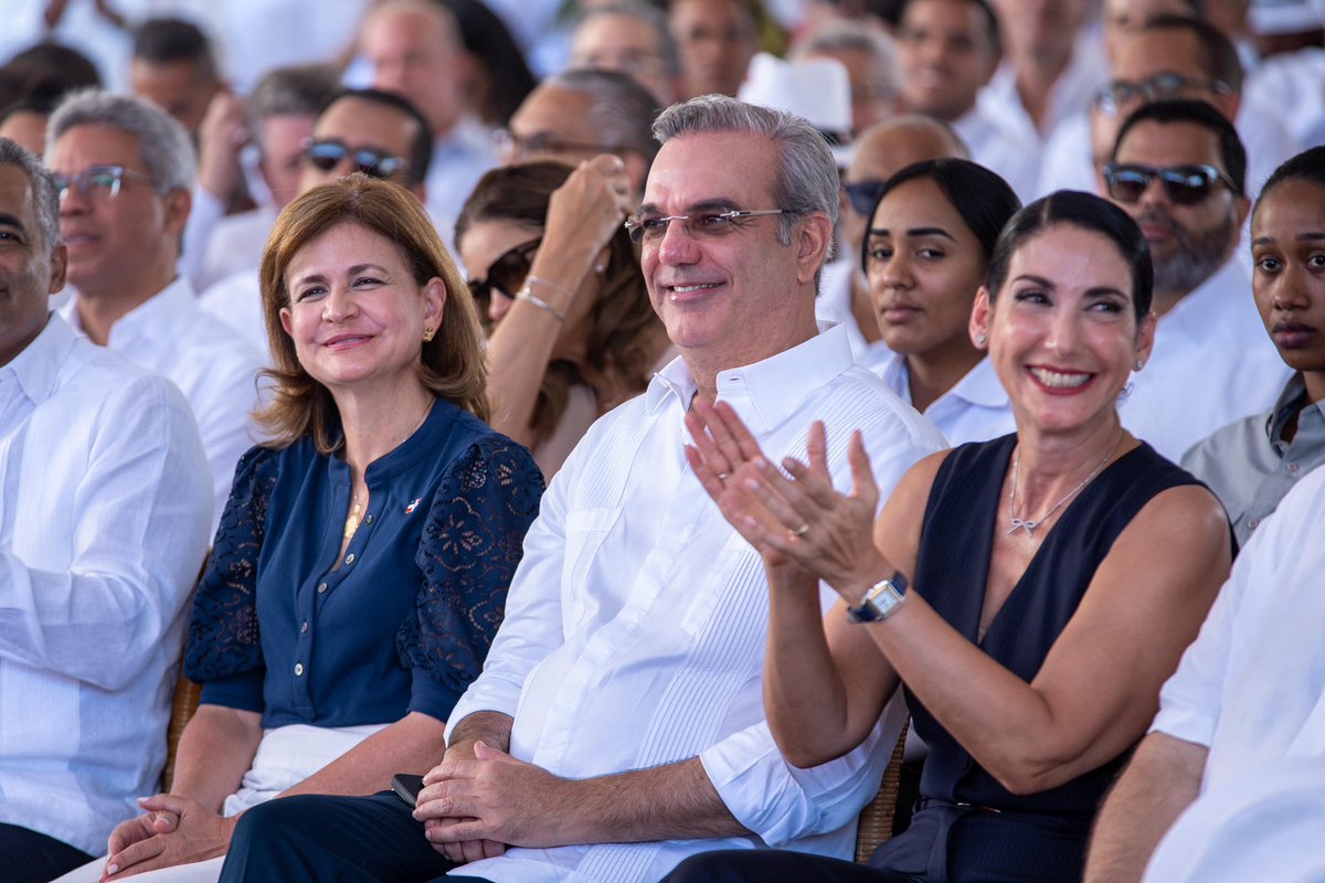 Hoy se cumple un sueño del que me siento muy orgulloso, porque no se trata de una promesa más, sino del fiel cumplimiento de mi compromiso con la mejora de la vida de la gente, a través de la puesta en marcha del #TeleféricoSantiago; todo un proceso de transformación del sistema…