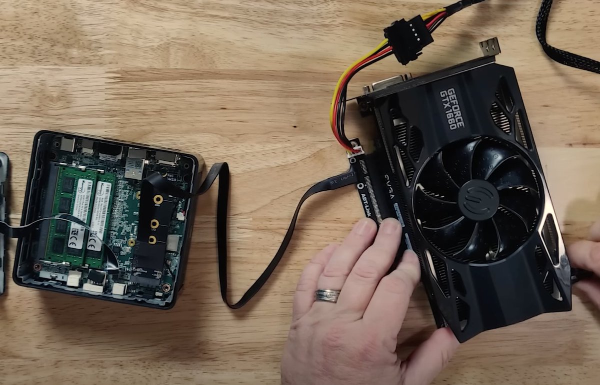 то есть чисто теоретически. Можно подключить к mini PC переходник к PCIe и подрубить реальную физическую видеокарту. 

youtube.com/watch?v=_vZTim…