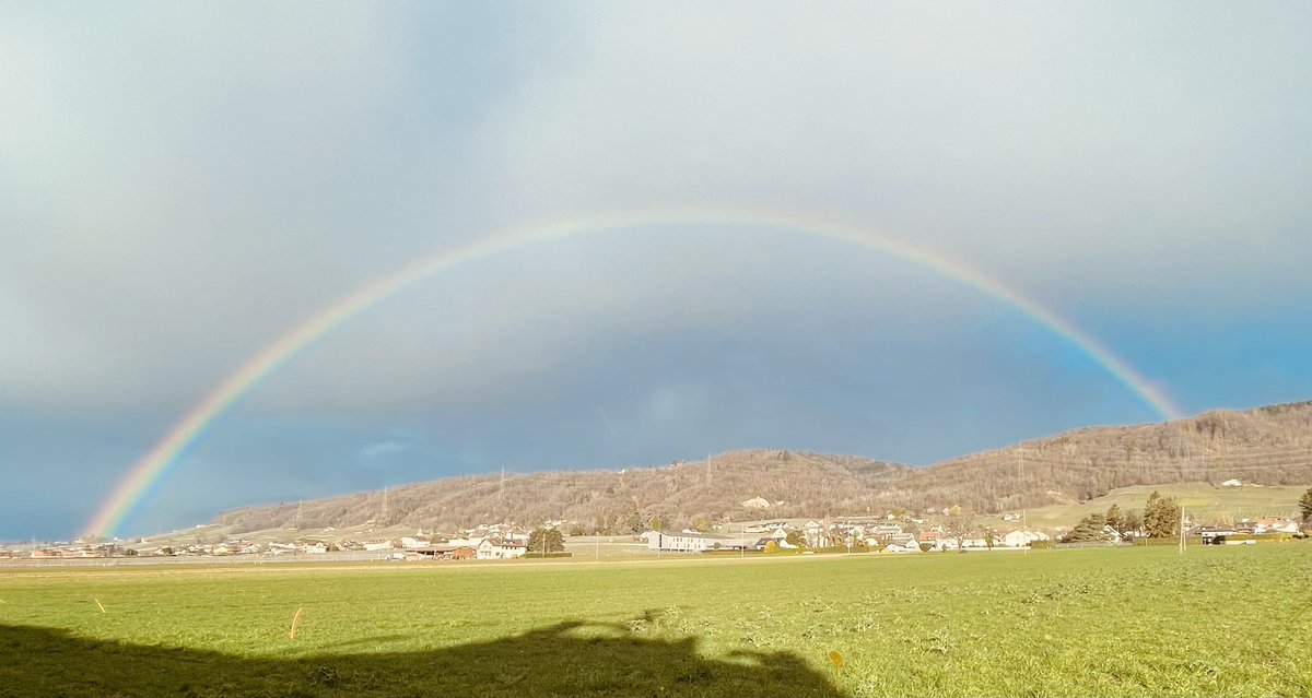 Somewhere over the rainbow
Skies are blue
And the dreams that you dare to dream
Really do come true