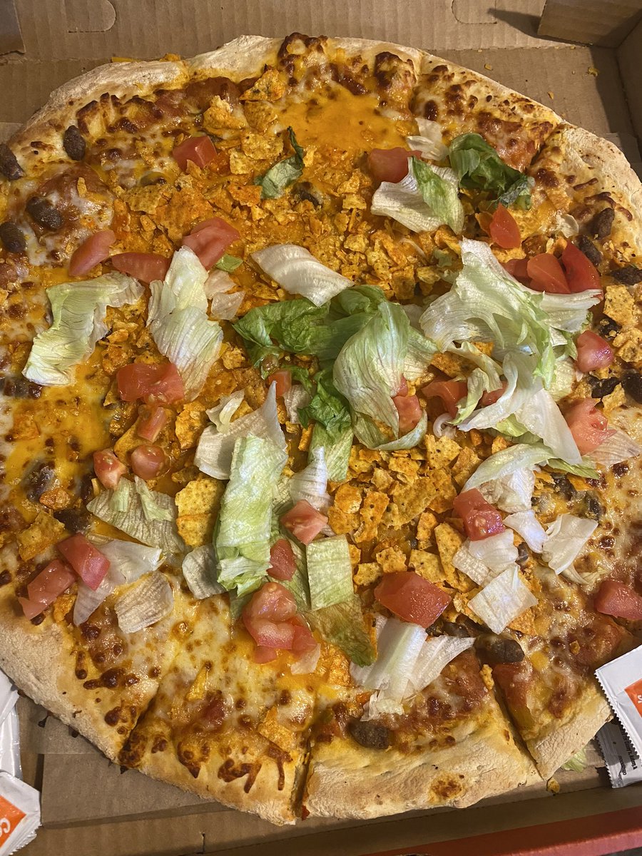 Buffdogg70's tweet photo. @caseysgenstore This is how it looks in Sleepy Eye!  Dorito crumbs and a couple pieces of salad!🤦🏻‍♂️. Good help is hard to find! https://t.co/MvJD95kd7A