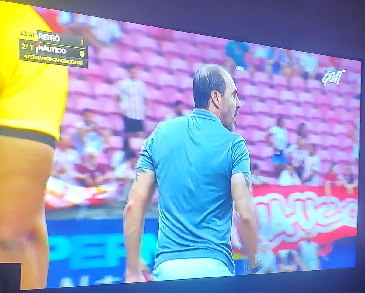 brunobezerra's tweet photo. Que o @nauticope tem um time ruim, não é novidade alguma, tampouco problema algum. Contudo, o problema foi o #Náutico se comportar como um time covarde. Entrou acovardado no jogo da semifinal contra o Retrô. Esse treinador além de fraco é covarde, não  vale o que o gato enterra. https://t.co/X4rVViAoYO
