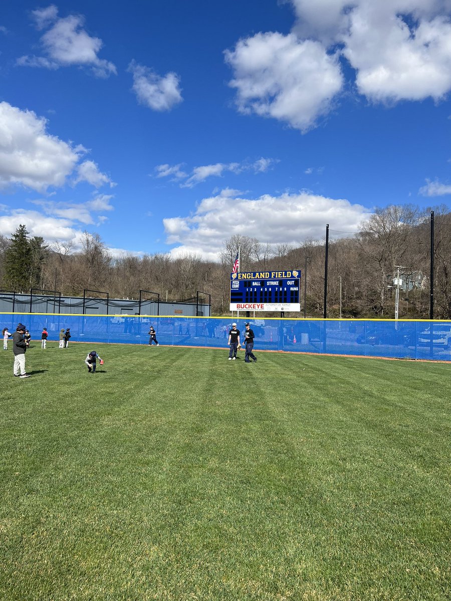 LHSCoachConn's tweet photo. Lancaster Baseball Club FREE clinic!!! Our varsity players were excellent in their stations &amp; young guys brought the energy! Thank you to everyone who came out! #GalesBaseball #DDS https://t.co/u45cIbaXT0