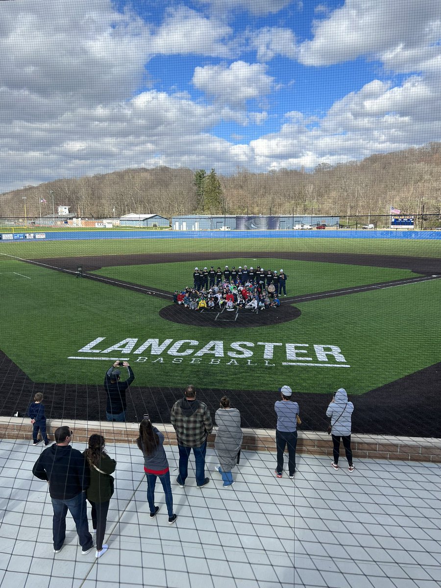 LHSCoachConn's tweet photo. Lancaster Baseball Club FREE clinic!!! Our varsity players were excellent in their stations &amp; young guys brought the energy! Thank you to everyone who came out! #GalesBaseball #DDS https://t.co/u45cIbaXT0