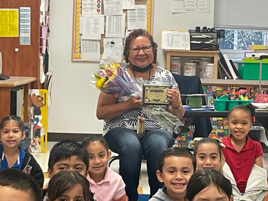 Congratulation to our 2023-2024 DeAnda Teacher of the Year, Ms. Estrada!