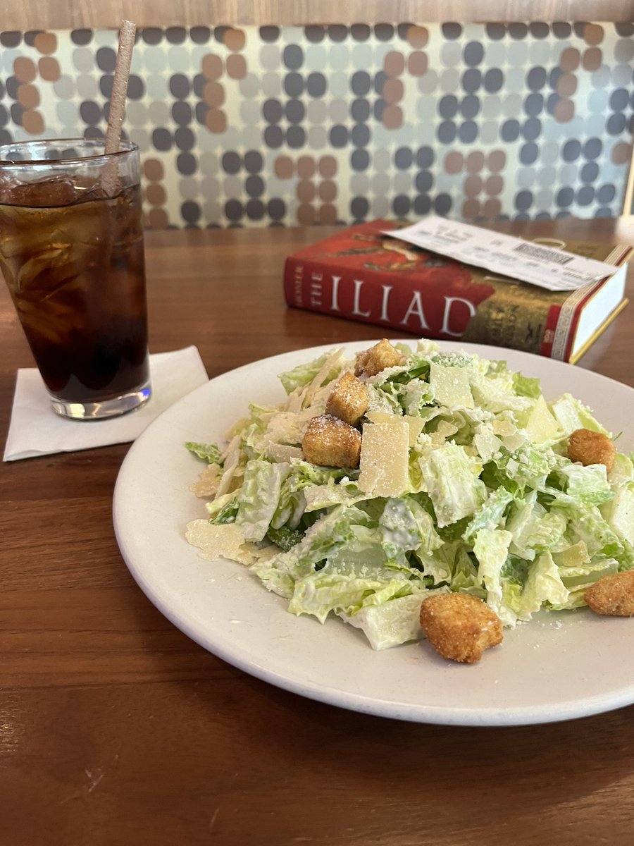 MealsWheelz's tweet photo. Caesar salad for two = caesar salad for Yew!

#StPatricksDay #SaintPatricksDay #StPaddysDay #Family #FACup #soup #saint #saints #sundayvibes #sunday #nuns #italy #soul #food #love @AndrewSacks13 #ithaca #odyssey #pablos #pa https://t.co/nUUqAU7itB