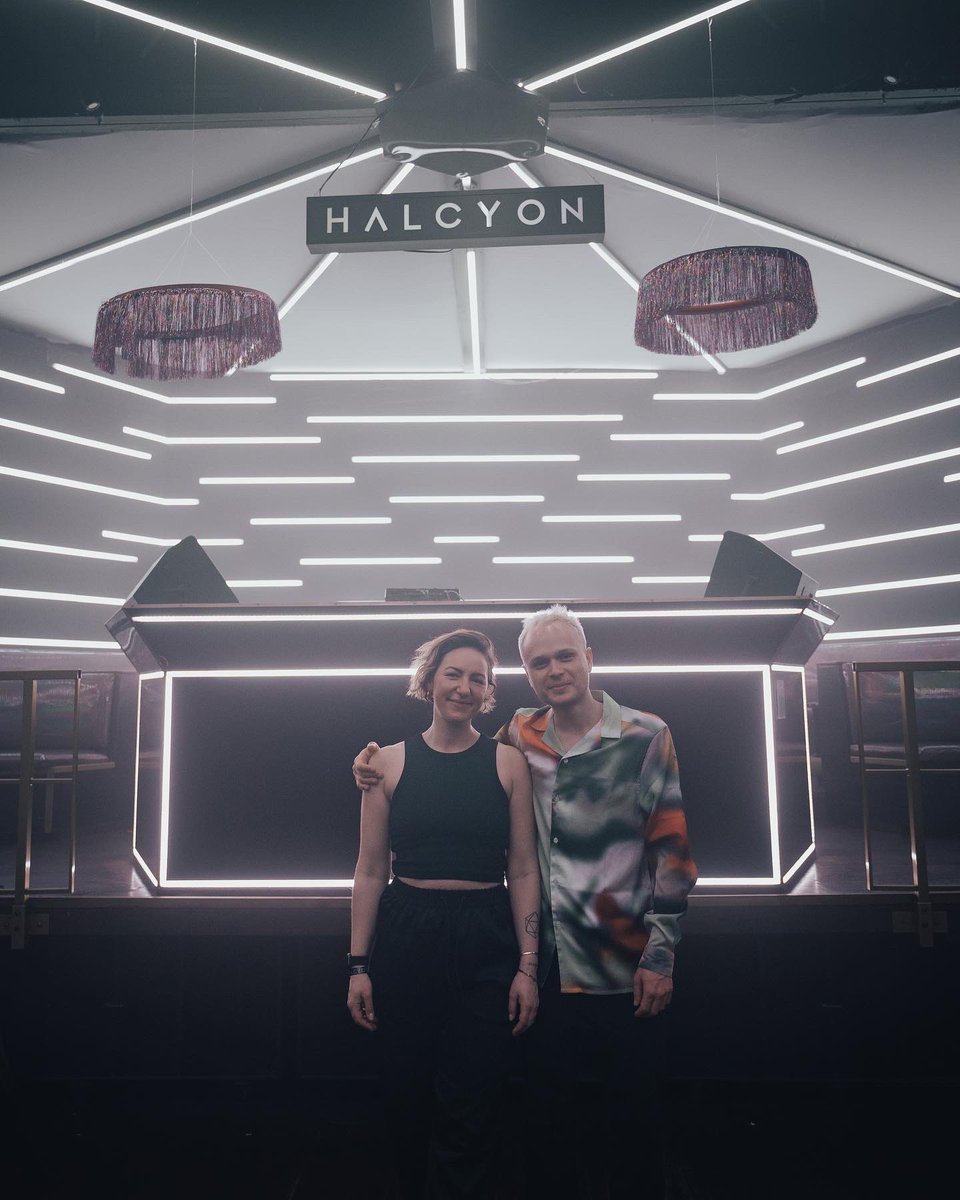 moritz_hofbauer's tweet photo. What a massive night in San Francisco!πΊπΈπ₯π₯
Performing at the legendary @Halcyon_SF was truly special! Thank you!β₯οΈ
__
πΈ: luucasgaarcia
#fckngserious #halcyonsf https://t.co/nO6owqicIR