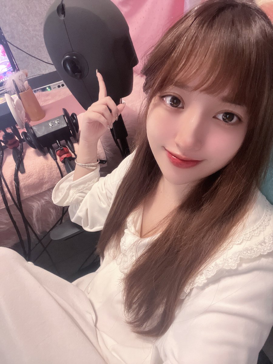 Nobara_Asmr's tweet photo. *隔空傳話用。

原本我還想說句為人正直多行善，不偷不搶，職業無分貴賤。但既然連呼吸都是錯的時候又何必再說些什麼。
-
在偷看的話，叔叔阿姨安啦，你們要身體健康。再見。 https://t.co/MfYFAHBXWq