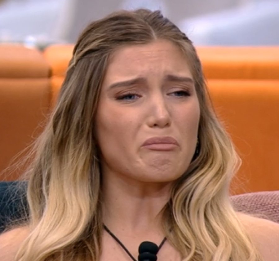 martiletmebe's tweet photo. Anita: io voglio solo vedere i meme
I meme: 💀
#grandefratello https://t.co/UNYCoixFHV