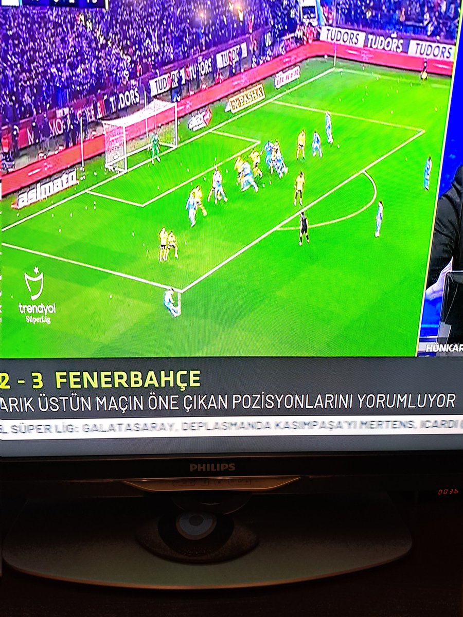 hakancendik's tweet photo. @Fenerbahce Yediğimiz golde faul nerede 
0ldu ! Frikik nereden kullanıldı.. Baraj da en kısa iki oyuncusu var.. https://t.co/pl01D7ELOe