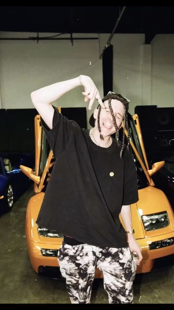 beautyinchase's tweet photo. Mitchel Cave who’s with me https://t.co/3HVMG0cD7W