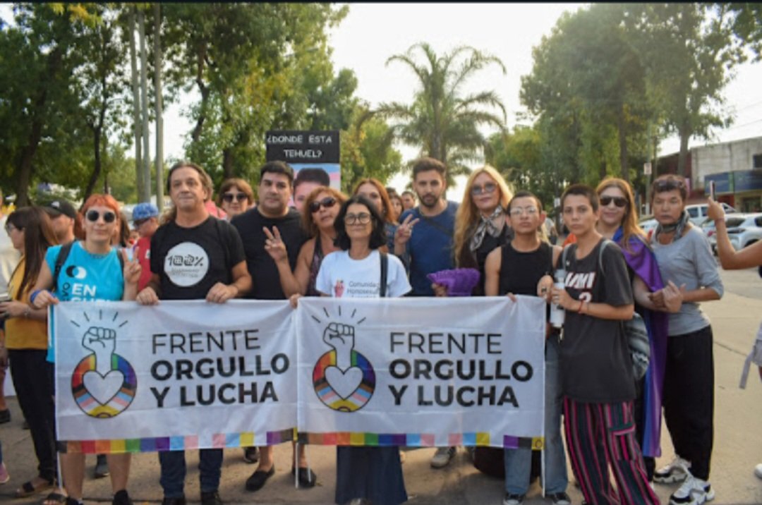 CHAArgentina's tweet photo. ¡Verdad y Justicia por Tehuel de la Torre!
Imagenes: Lobo @orgulloylucha
#justiciaportehuel #orgulloylucha #lasvidastransimportan
#dondeestatehuel #cha https://t.co/KrvJ2FvWmN