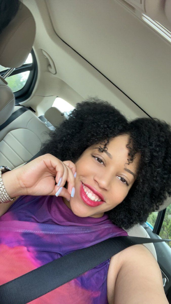 1tinydes's tweet photo. Curly girl 💜 https://t.co/M3ak45LbKi