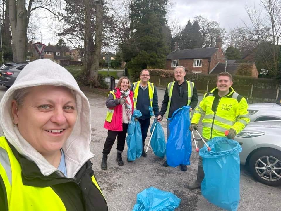 Blessed with beautiful spring sunshine while out litter picking Caldon Canal, Station Road, Post Lane, Park Lane and parts of the A53 Leek Road. Thank you to everyone who helps keep our Endon community clean and tidy. 🌳🚮🗑 #LoveWhereYouLive #CountrysideCleanUp #GBSpringClean