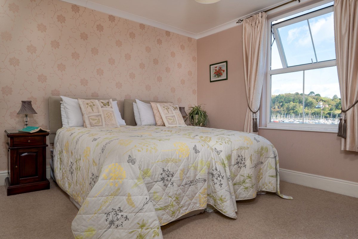 TheHolidayCots's tweet photo. Dive into the enchanting world of Ferry View, your idyllic townhouse nestled in the heart of Dartmouth, Devon!
ποΈ Sleeps 1-6
https://t.co/iMH6XmCDs3
#FerryView #FamilyGetaway #Seaside #Retreat #Coastal #Dartmouth #SouthDevon #Sea #Beach #Coast #ChildFriendly #SelfCatering https://t.co/Sonfkh7aZA