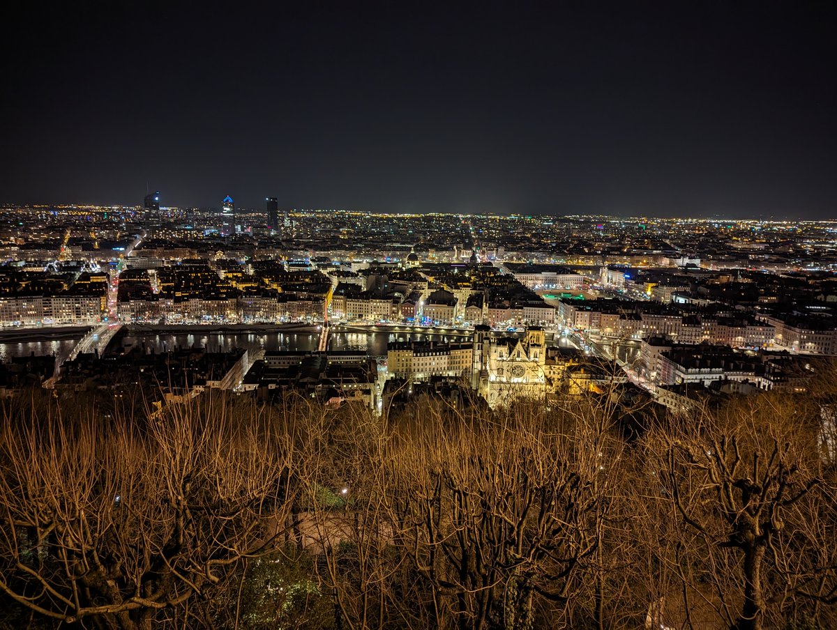 This week I was invited to talk at the Magellan Research Center at <a href="/iaelyon/">iaelyon School of Management</a>. Thank you all colleagues for attending the presentation, and Caroline Hussler for inviting me. It feels great to be in such a beautiful city!
#Lyon #AcademicTwitter #researchpaper