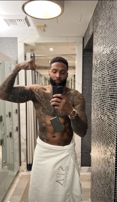 𝔇𝔢𝔳𝔦𝔫 tweet media