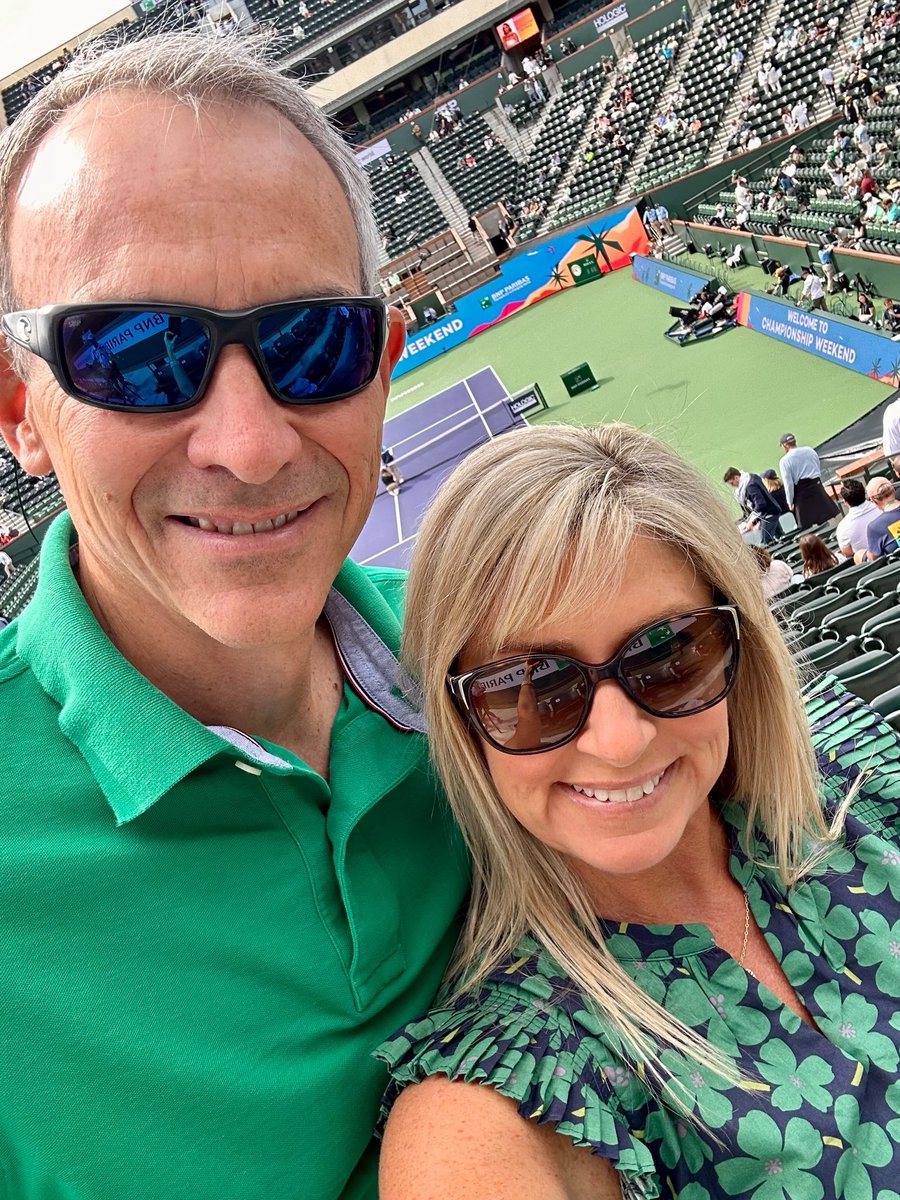 BradFDuncan's tweet photo. Thankful to have a weekend away with my bride and a chance to enjoy some great tennis. Look forward to the women and men finals today!

#TennisParadise
#indianwells 
#BNPParibasOpen https://t.co/xoUwvKsgcF