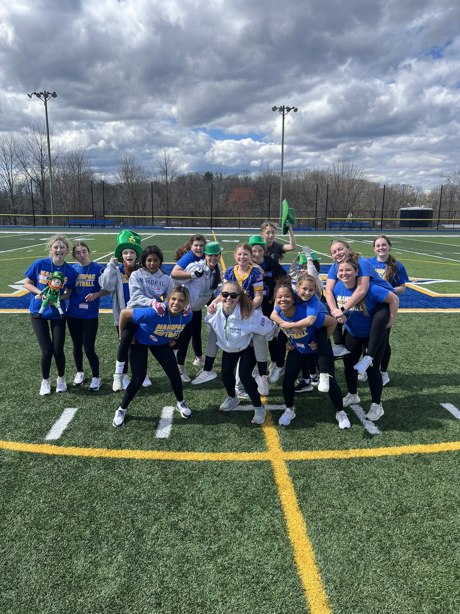 MahopacSoftball's tweet photo. Awesome day with our Youth Clinic @MahopacSchools https://t.co/oMvDBmKXiF