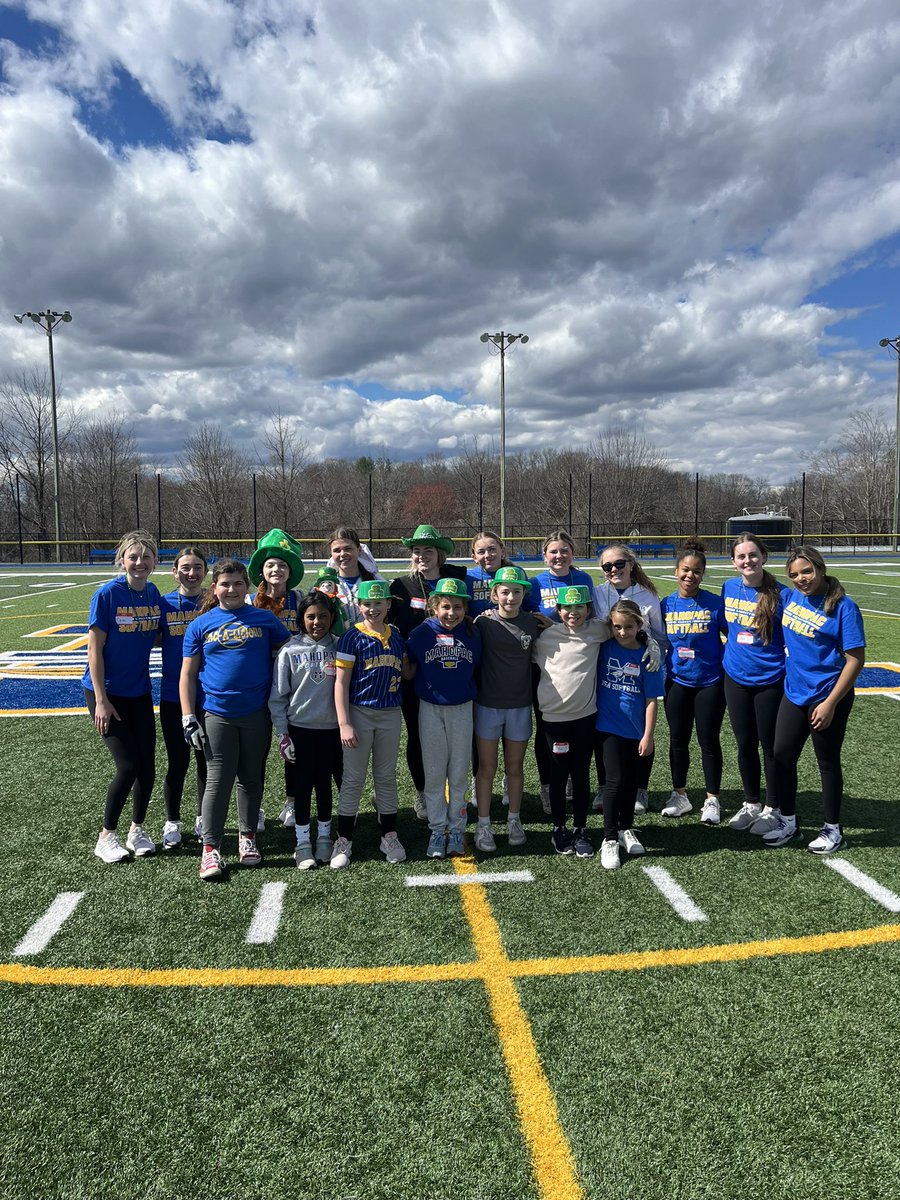 MahopacSoftball's tweet photo. Awesome day with our Youth Clinic @MahopacSchools https://t.co/oMvDBmKXiF