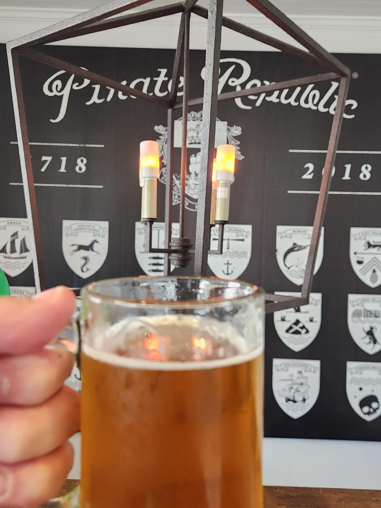 With my crew mates <a href="/PirateBeer242/">Pirate Republic</a> 🏴‍☠️🍻 #StPatricksDay