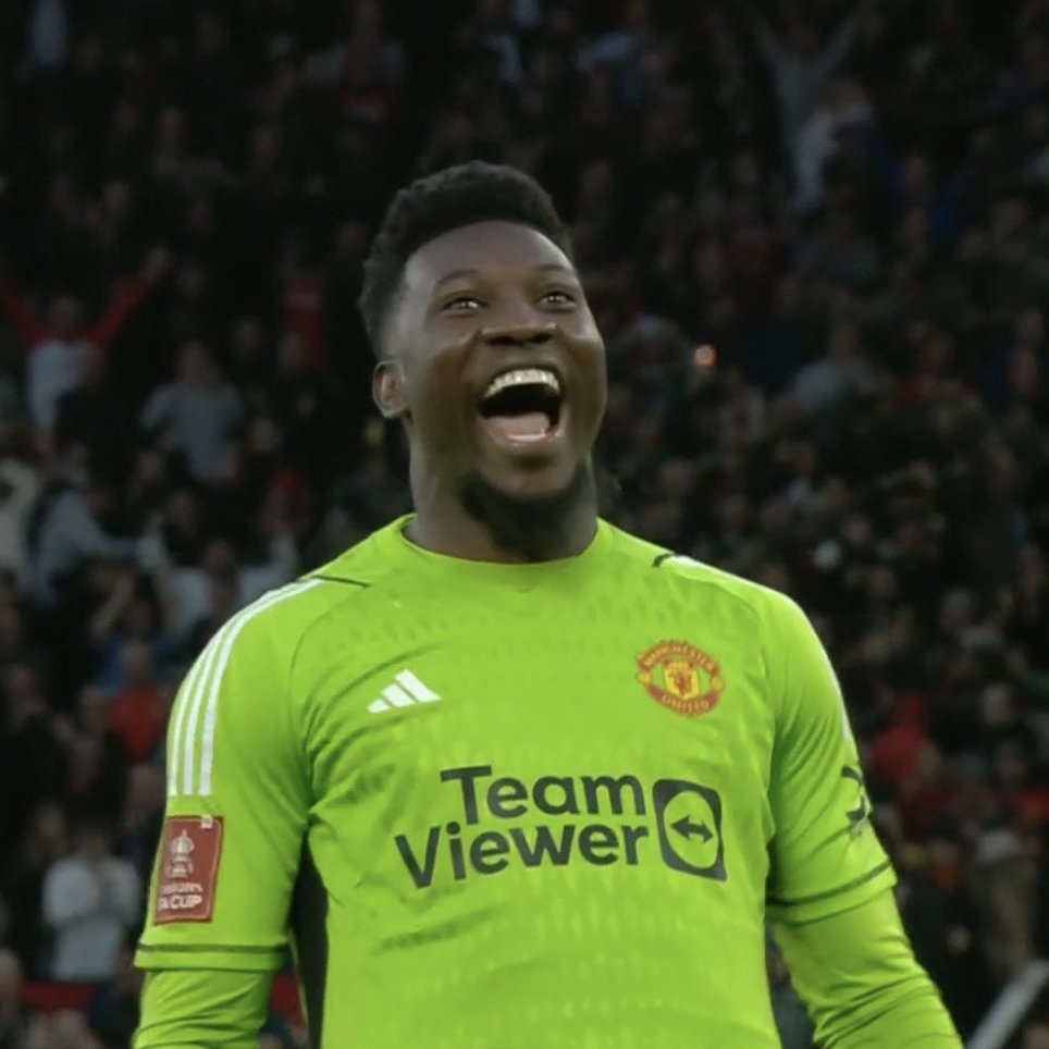UtdDistrict's tweet photo. Onana is all of us at full-time 🤩 https://t.co/CpURpStlMf