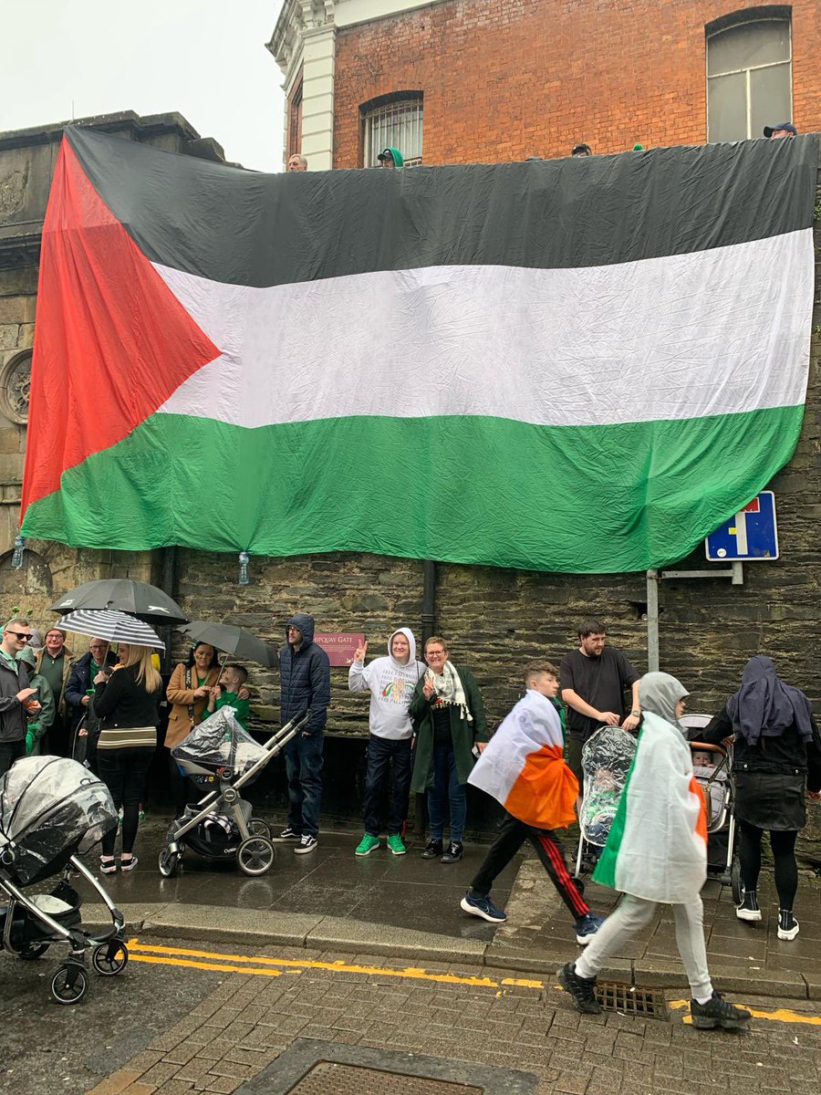 We made sure #Palestine #Gaza was front & centre at #StPatricksDayParade #Derry #Ireland No business as usual while #Genocide is being carried out by #Israel armed by the #US #boycottthewhitehouse 🇵🇸