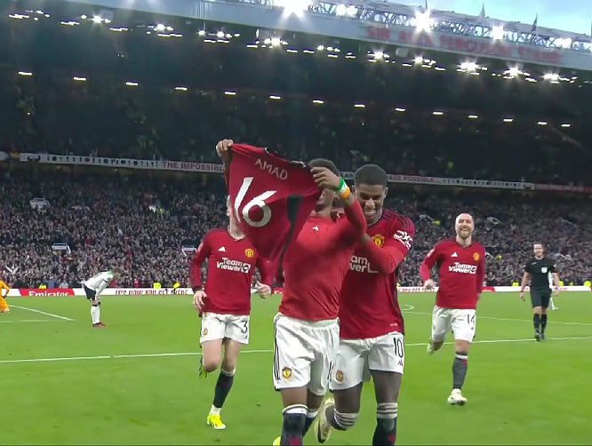 UTDTrey's tweet photo. That Red card was fucking worth it, my fucking king 😂❤️ https://t.co/fTGUunYwIv