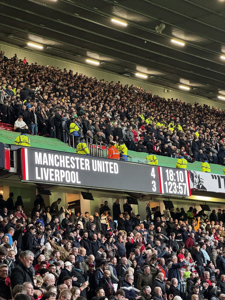 JoeSmith93's tweet photo. What a fucking performance. Scousers silenced. https://t.co/iN2O0cs3PZ