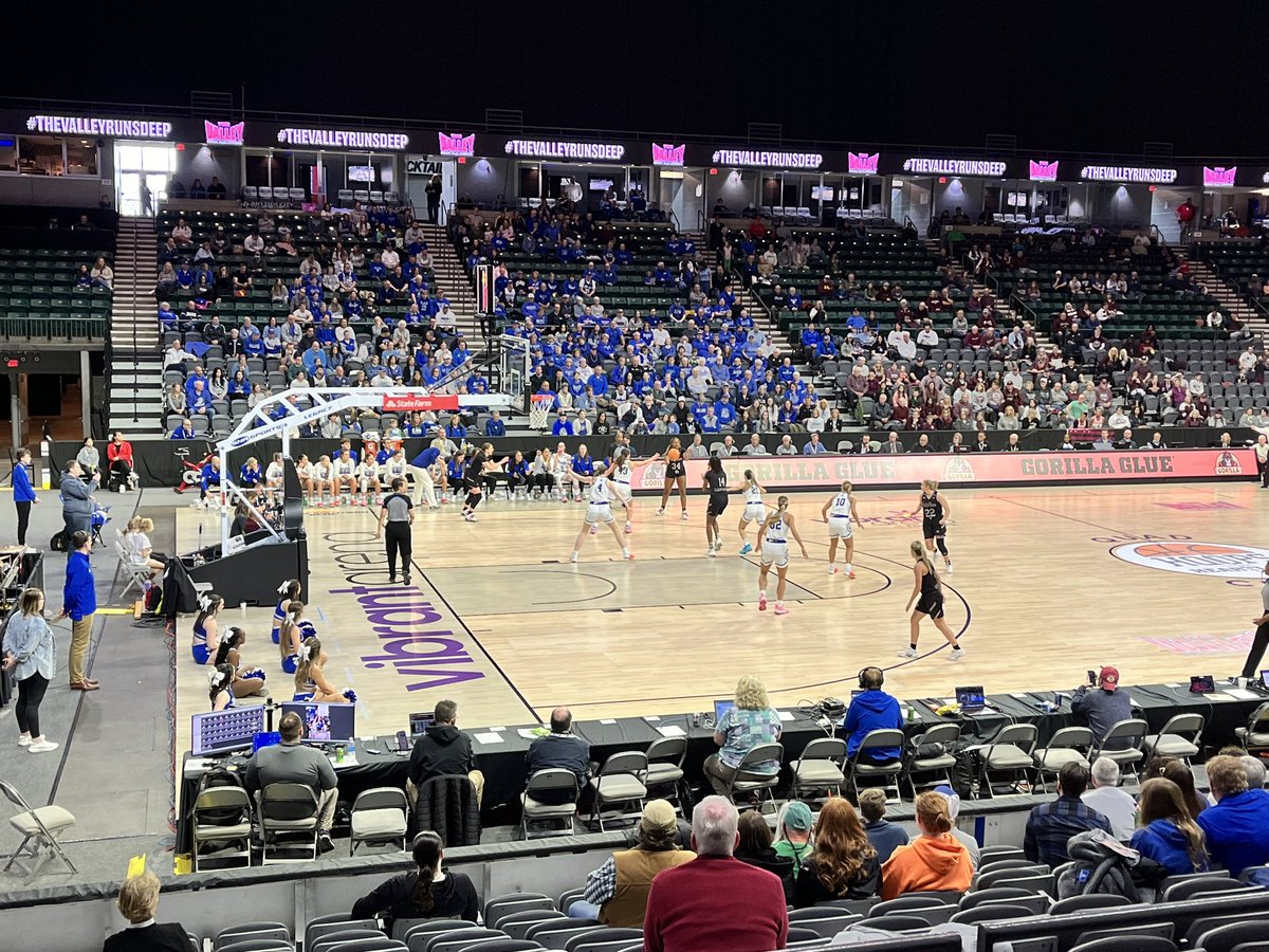 BlackHawkCollAD's tweet image. Missouri Valley Conference Tournament 

Championship game 

Drake vs Missouri State 

Quad Cities, USA