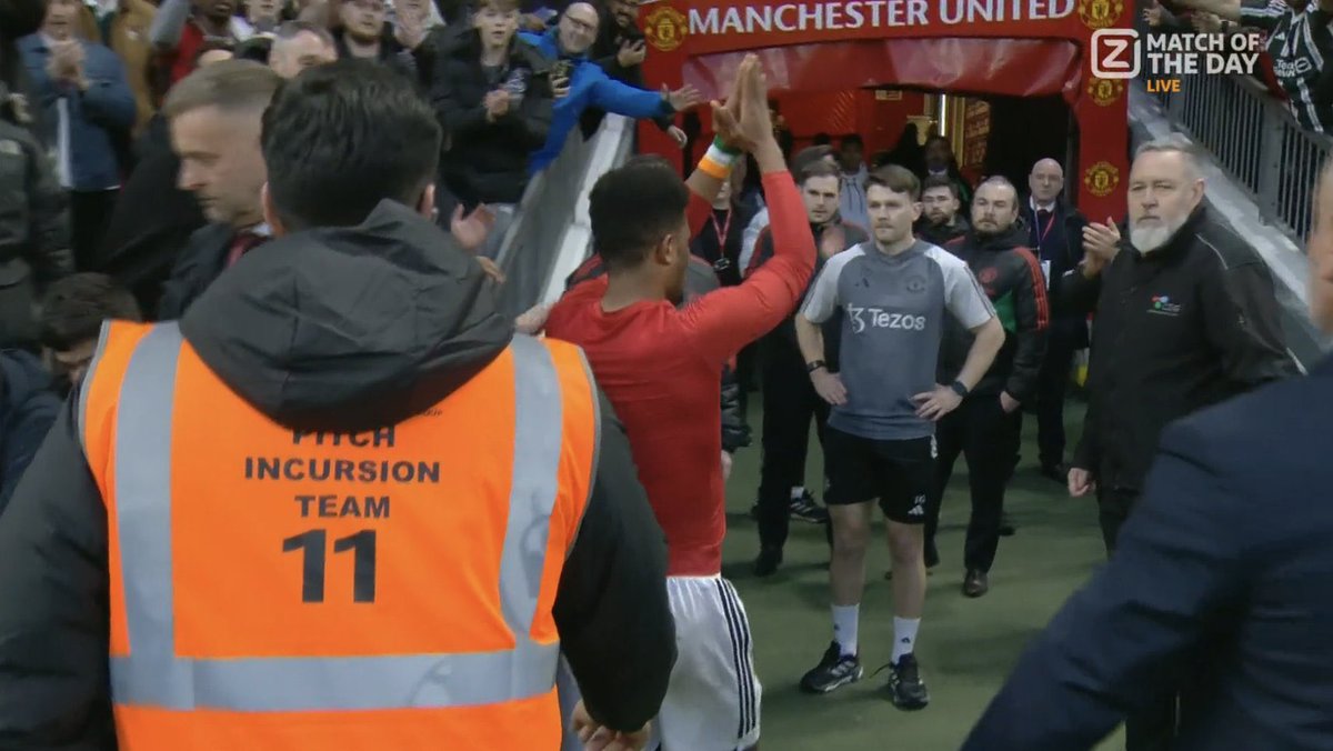 UtdPlug's tweet photo. THE MOST WORTHY RED CARD OF ALL TIME 🤣🤣 https://t.co/6twjf7T84K