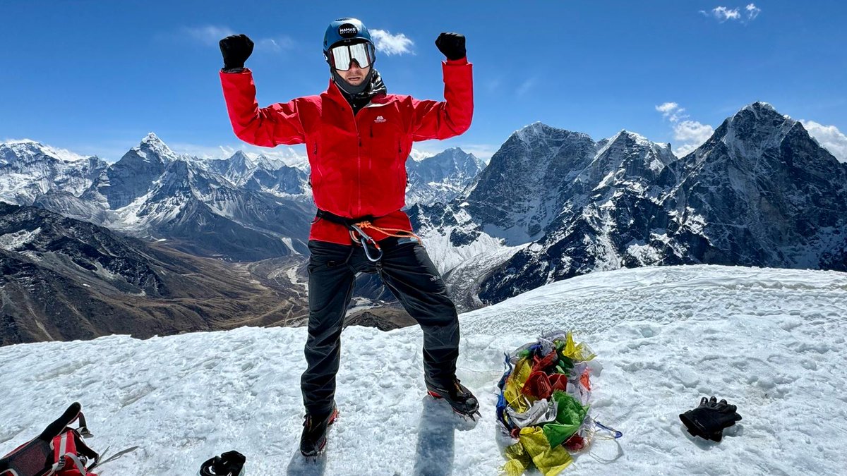 namasadventure's tweet photo. And we have a SUMMIT at 🏔 Lobuche East 6119M https://t.co/oSJMNLnbAO
Lead Guide Mingma
CONGRATULATIONS TO Ondrej &amp; Xiaoguang. Now they set off to the EBC trek to conclude their expedition. https://t.co/RYzMY8BFNV