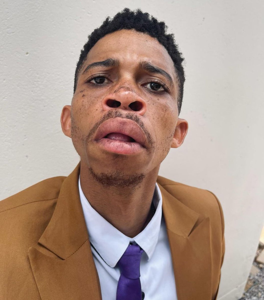 HermitBYOfSolit's tweet image. &quot;Come on Man U!!! we can beat Liverpool  no one likes them lol😂😂😂 #bitoffun #manu&quot; @vargilvDijk