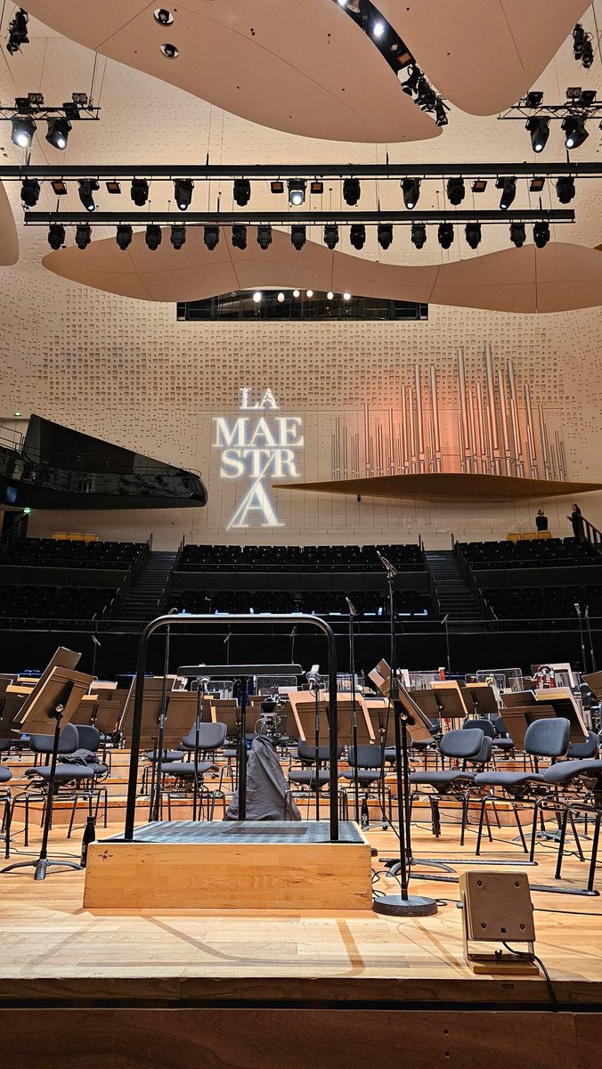 🎼Ready for the #Finale of @LaMaestraParis tonight at the @philharmonie de #Paris with the wonderful #musicians of the @PMOrchest ! ✔️ Good luck to the three finalists ! 📷 @helene_mahln - 2024 march.17 #LaMaestra2024 #Orchestra #ClassicalMusic