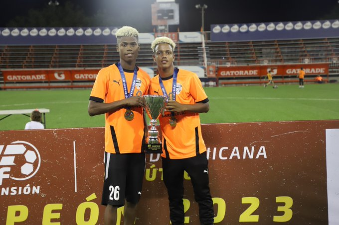 👀🔎Occhi in centro-America🇩🇴: Edwarlyn Reyes e Yunior Peralta ['04] del @CibaoFC. Punta e ala sinistra rispettivamente, si presentano come le promesse più brillanti del calcio dominicano. #CibaoFC  #LDF2024  #FutureStars #TalentScouting ⬇️
