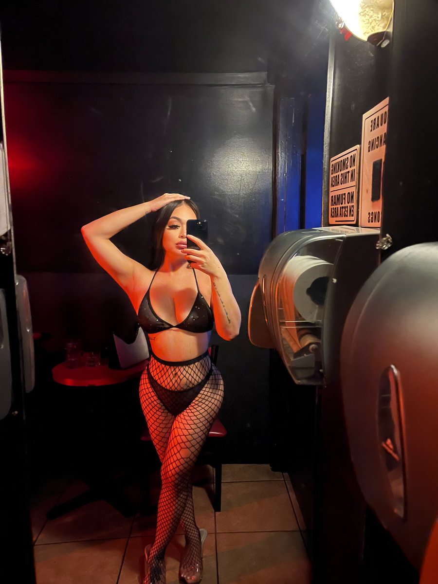 Subscribe to my only fan onlyfans.com/lizazri 😘😘