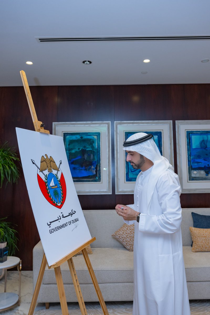 HamdanMohammed's tweet photo. اعتمدنا شعار دبي القديم ليكون هويةً جديدةً لحكومة دبي ... هذا الشعار شهد تطور دبي ورؤية قيادتها.. تم تطوير الشعار ليناسب مساعينا لترسيخ مكانة دبي مدينة للمستقبل، ووجهنا المجلس التنفيذي لإمارة دبي بالتنسيق لاستخدام الشعار الجديد في كافة الجهات الحكومية. https://t.co/qFVVkvKmmp