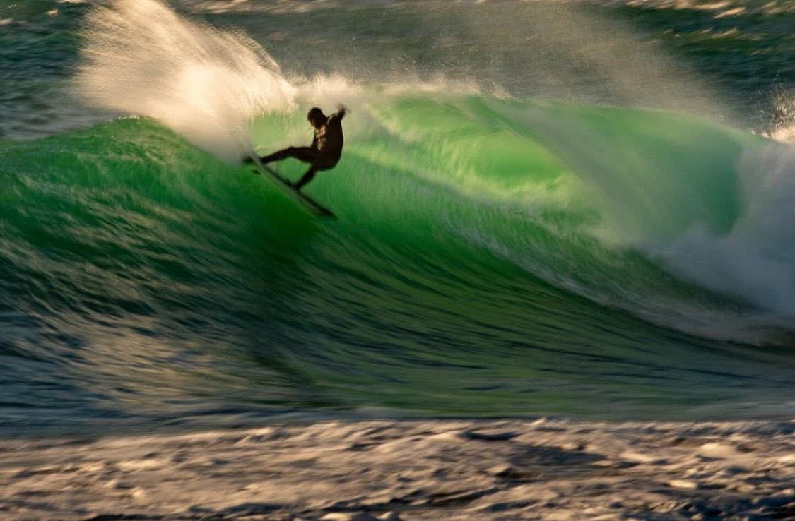 Emerald waves in #italia  
#pinchmeimitalian #greenwalls #stillgoodsurfinitaly 

#mediterraneansea #surfingthemediterranean #swell #italiansurf #mediterraneo #mare #medsurf #surf #surfing #surfingitaly #surfitaly #surffilm #wave  #greenwave #lovesurfing #italiansurf #lovesurf