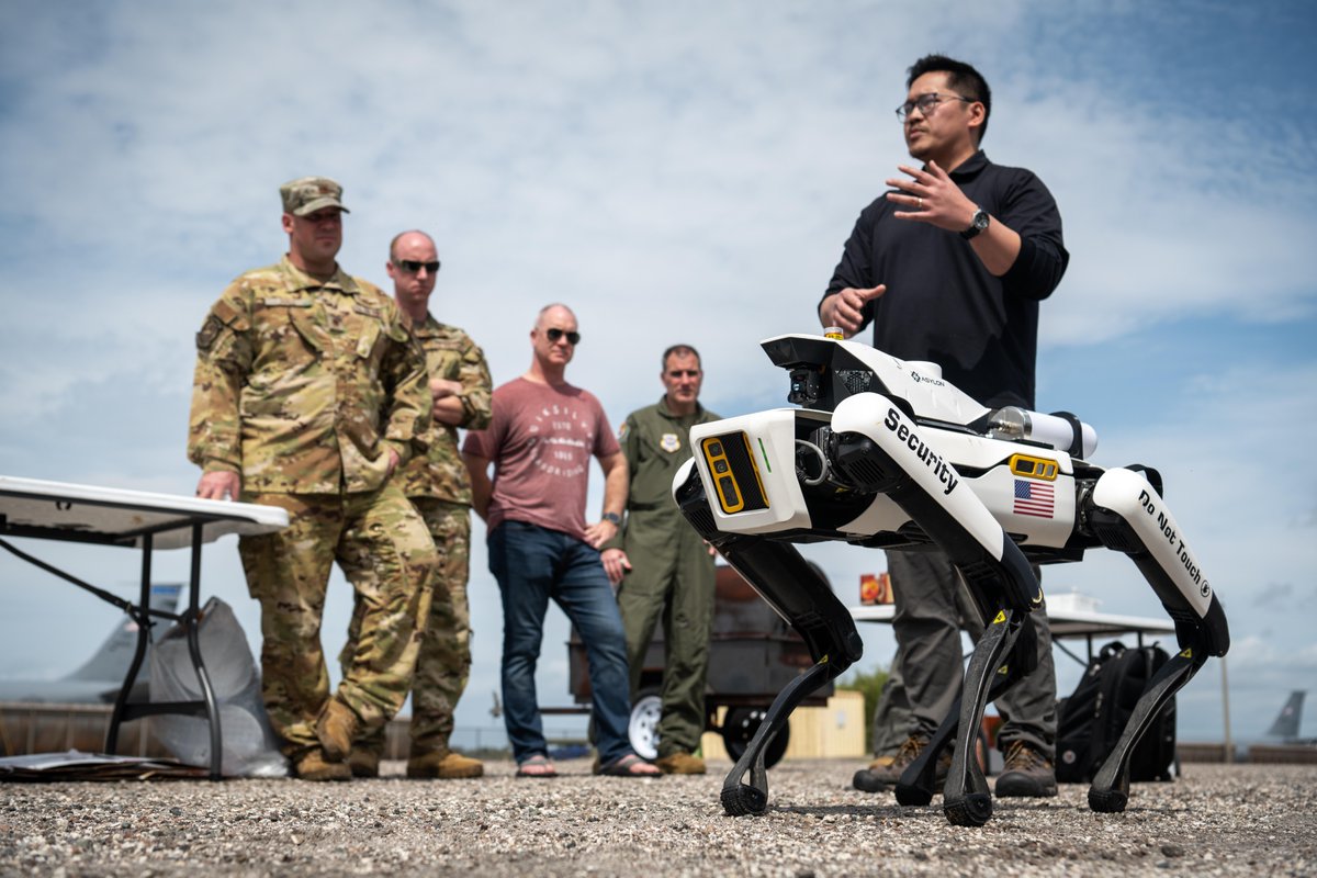 Man's new best friend? 🤖🐕 @MacDill_AFB and Asylon representatives link up during the first Synchronized Nuclear Readiness Operations Training to showcase robotic dog capabilities.