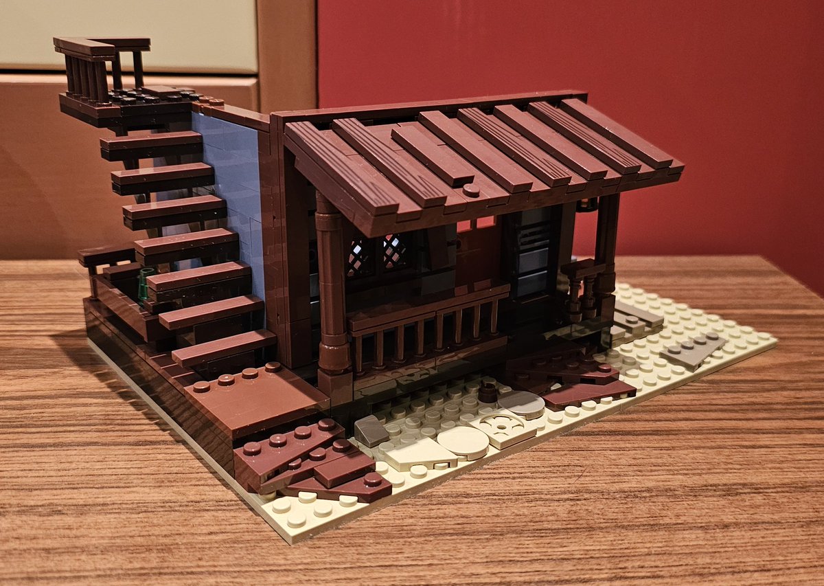 st_hennermann's tweet image. #Klemmbausteine #Funwhole #SheriffsOffice
Bauabschnitt 3 gestaltet das Büro des Sheriffs
Die Holzplanken des Vordachs sind teilweise bedruckt und auch im Innern finden sich passende Drucke wie zB Steckbriefe.
Die Beleuchtungskabel werden von der Tür aus zur ersten Lampe und dann