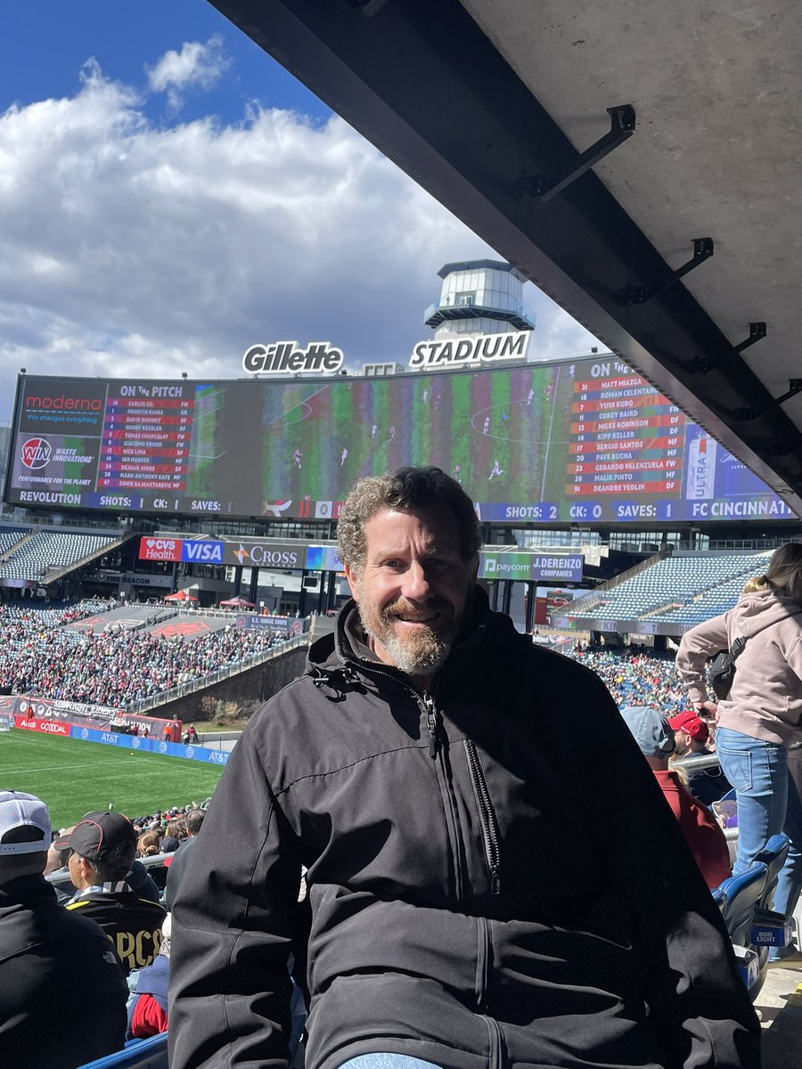 Nice day for midday nap @nvancleve @rstones199 @_RF30 @JohnnyKamen @QuarterRico @eddiesofficials @velcrobaby @gilligan80 @Always_Yangry @johnnysfgiants #AllForCincy #NERevolution #FCCincinnati w @royaltytoursusa @anygameanywhere son Micah