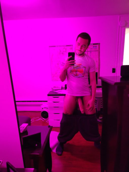 Do you think you could get addicted to me? https://t.co/TpkCW4i2lD